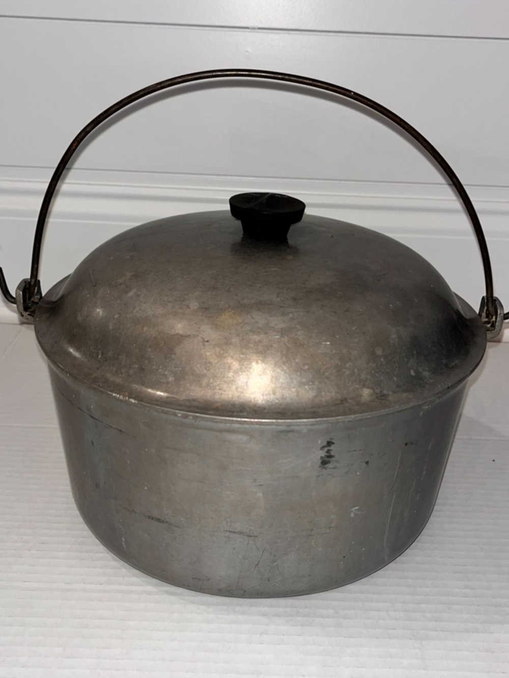 Vintage Majestic Cookware Cast Aluminum 6 Quart Pot /Dutch Oven w/ Lid